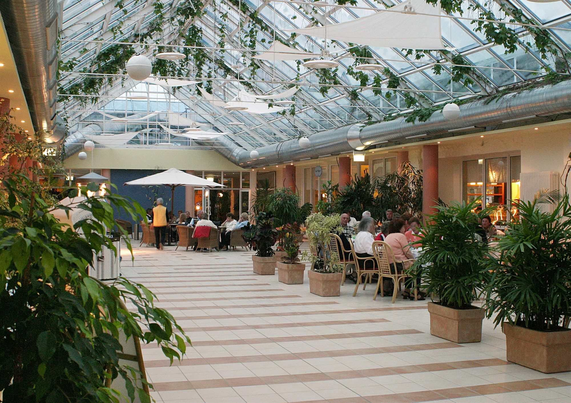 Ifa Rugen Hotel & Ferienpark Binz Bagian luar foto